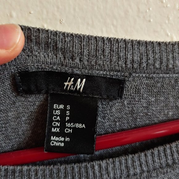 H&M grey top - Picture 2 of 5